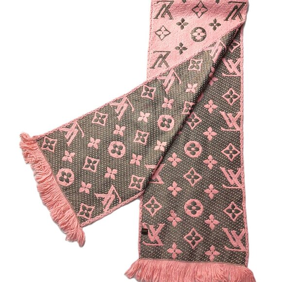 Louis Vuitton LV Pink Silver Shine Monogram Logomania Scarf Pre-Owned - Picture 8 of 13